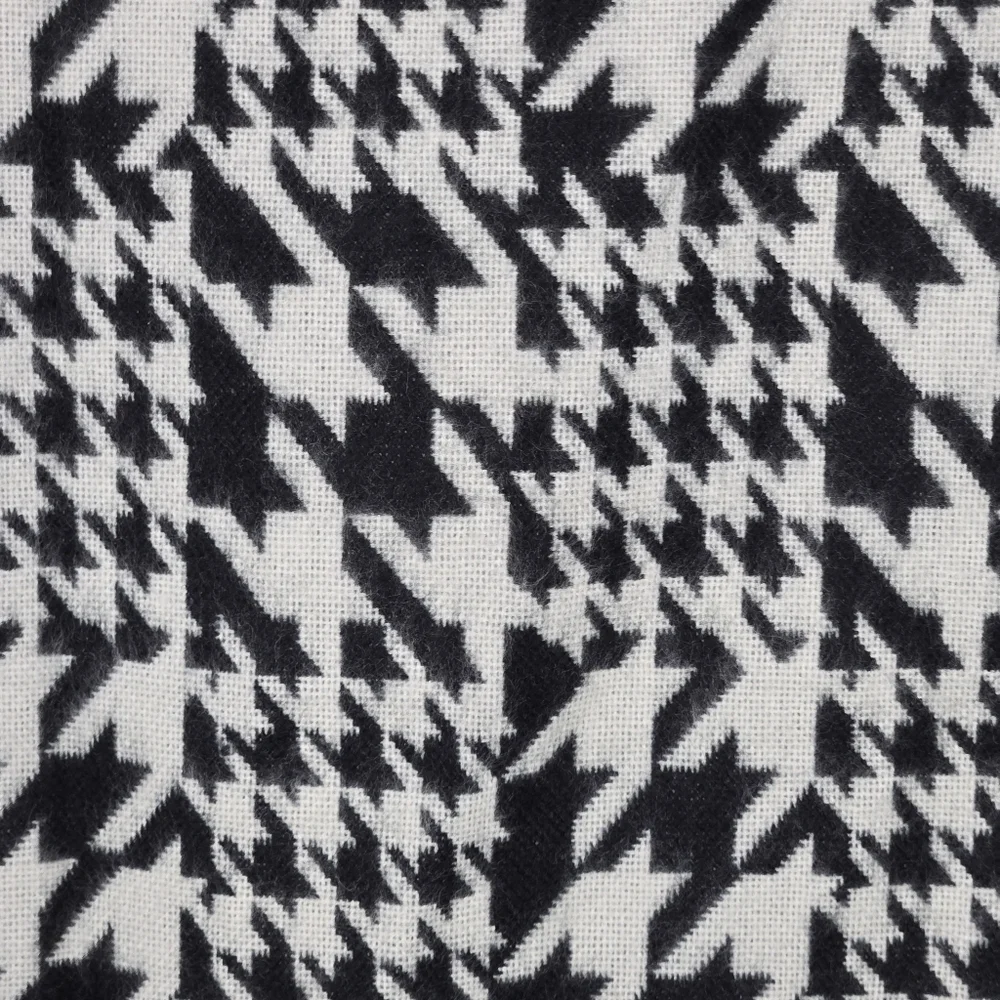 Softer Than Cashmere Womens Black White Houndstooth Print Scarf